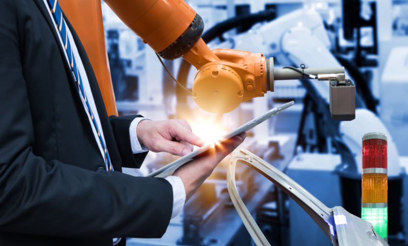 A Terceira Revolução Industrial corresponde aos avanços, especialmente nas áreas da robótica e eletrônica.