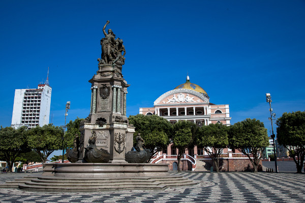 Avenue Epitacio Pessoa. Monument To Joao Pessoa a Allianca Liberal