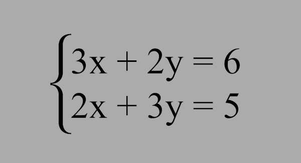 Sistema com duas equações lineares.