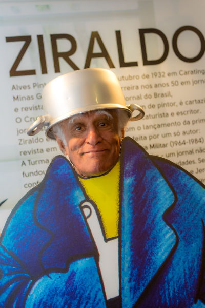 Ziraldo caracterizado como seu personagem Menino Maluquinho. Título: ziraldo