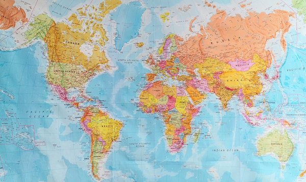 Mapa-múndi em texto sobre os maiores países do mundo. vaticano-menor-pais-mundo