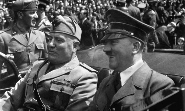Mussolini e Hitler, líderes do fascismo e nazismo, cuja ascensão foi uma das causas da Segunda Guerra Mundial.