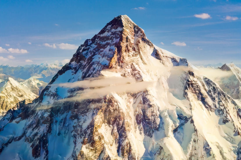 Monte K2, na Cordilheira do Himalaia, a segunda montanha mais alta do mundo.