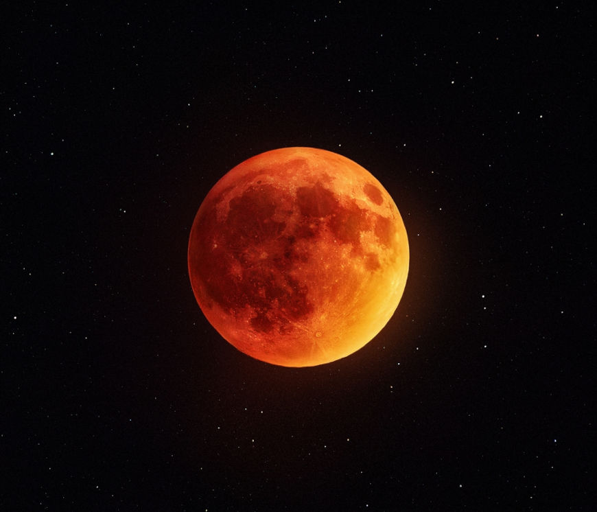 Lua de sangue durante um eclipse lunar. [imagem_principal]