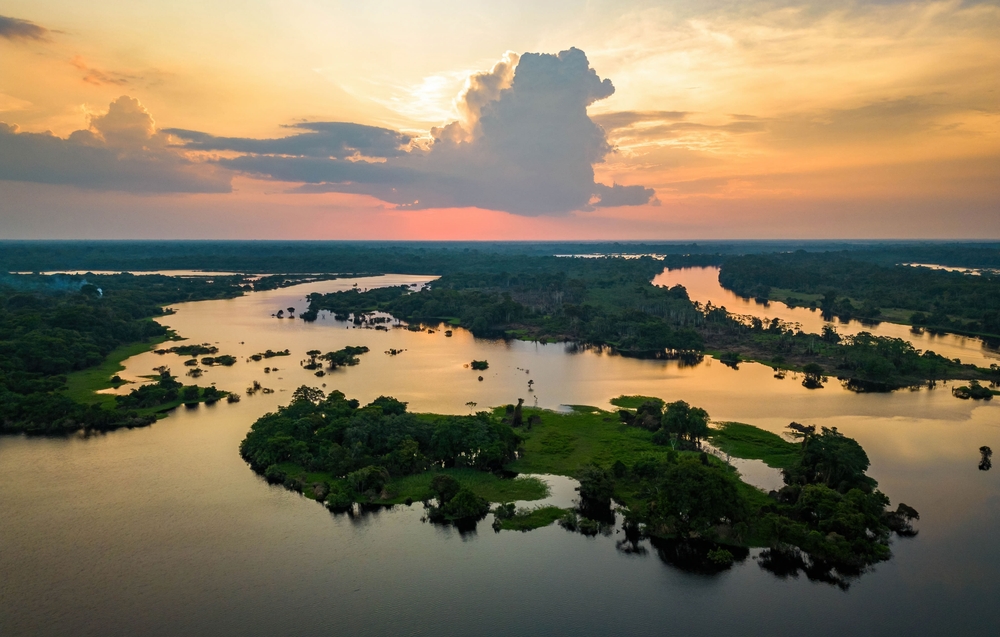 Trecho da Bacia do Amazonas, parte da hidrografia do Brasil.