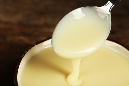 O leite condensado é produzido a partir do leite de vaca