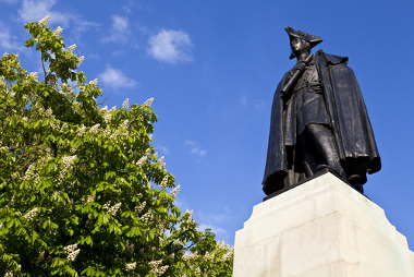 Monumento ao general britânico James Wolf, que lutou contra a ocupação francesa da América do Norte