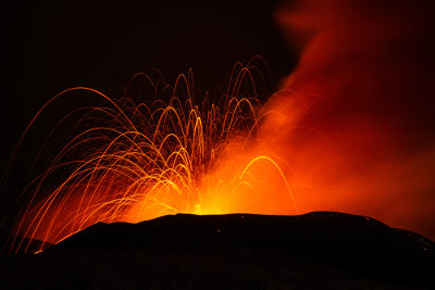 Na Terra primitiva, a atividade dos vulcões era ampla