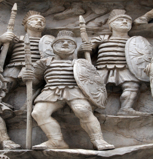 Esculturas representando soldados romanos