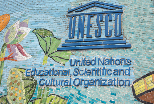 A Unesco foi criada em 1945 e, desde então, desempenha um papel fundamental na mediação cultural e intelectual de várias nações do globo*