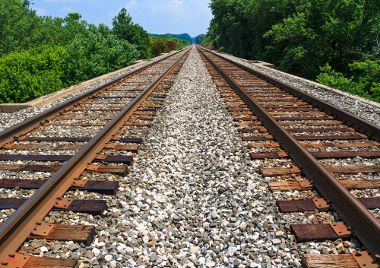 Trilhos do trem: formados por segmentos de reta paralelos